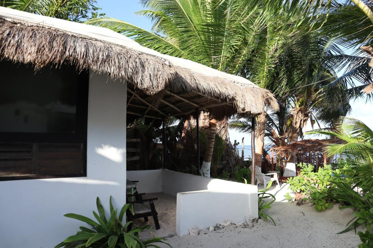 Lunazul Eco-Cabana Frente Al Mar Mahahual Exterior photo