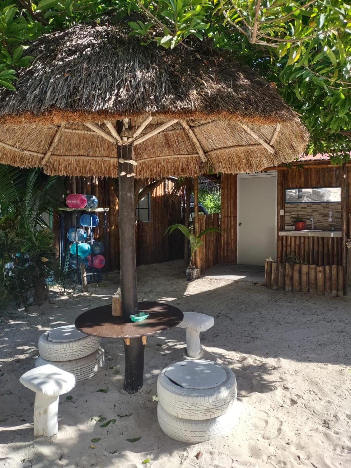 Lunazul Eco-Cabana Frente Al Mar Mahahual Exterior photo